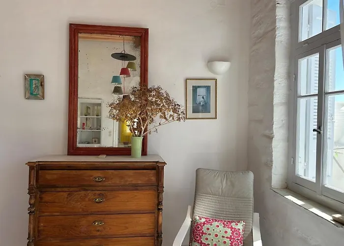 Дом отдыха Traditional Cycladic House With A View Артемон