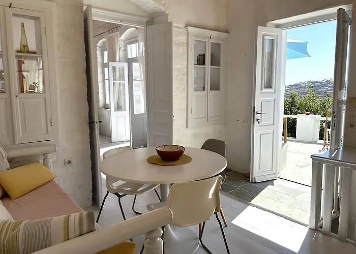Dom wakacyjny Traditional Cycladic House With A View Artemonas